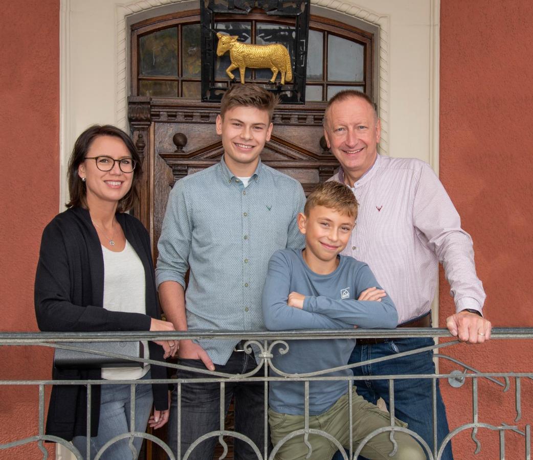 Gasthof Zum Goldenen Lamm Wettelsheim Buitenkant foto