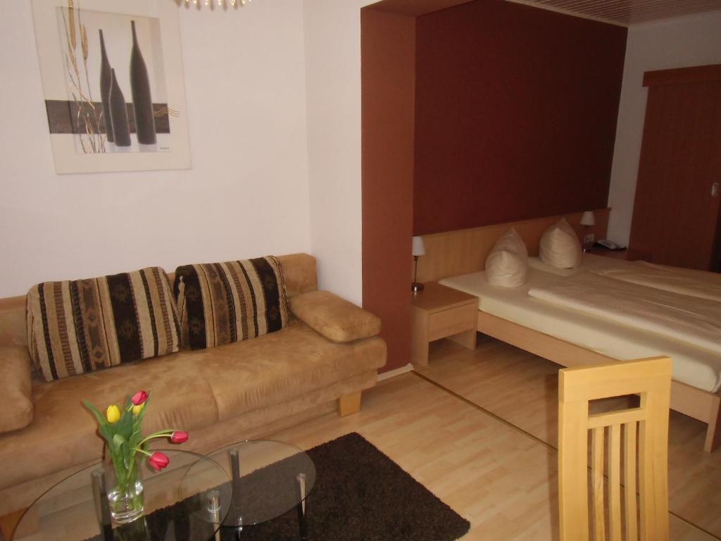 Gasthof Zum Goldenen Lamm Wettelsheim Kamer foto
