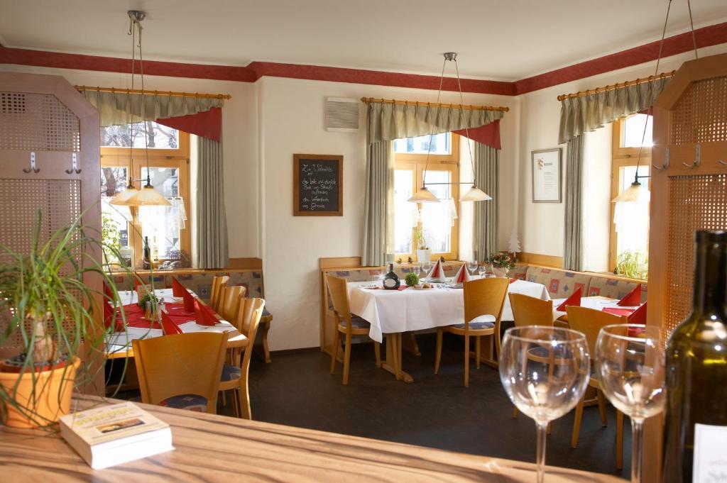 Gasthof Zum Goldenen Lamm Wettelsheim Buitenkant foto